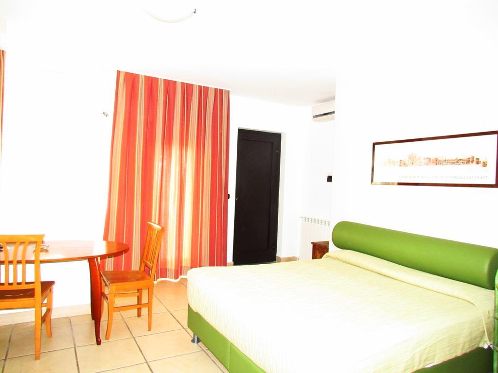 มิรามาเร เรซิเดนเช เกสท์เฮาส์ Aparthotel ปอซซุออลี ภายนอก รูปภาพ