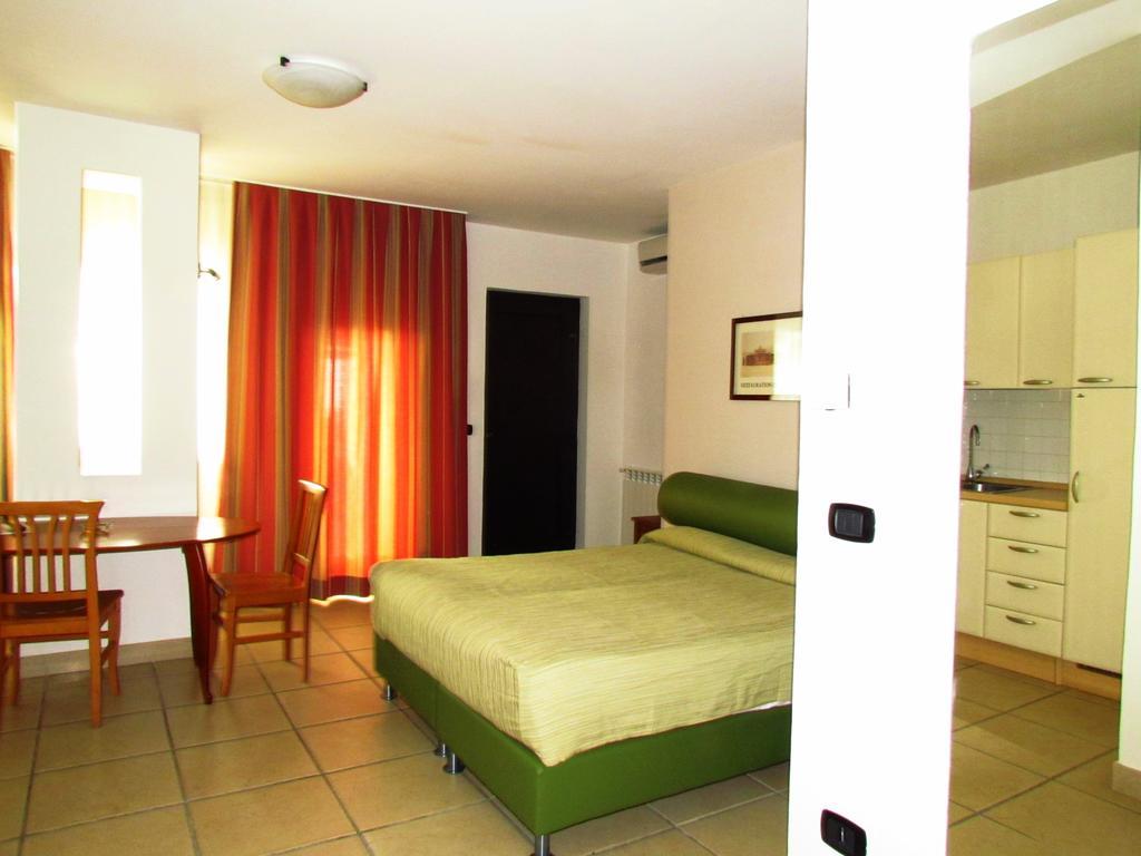 มิรามาเร เรซิเดนเช เกสท์เฮาส์ Aparthotel ปอซซุออลี ภายนอก รูปภาพ